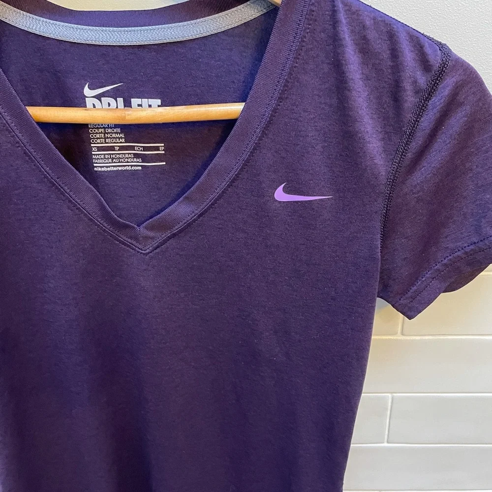 Nike Women’s Purple Dri-FIT V-Neck Athletic T-Shirt XS